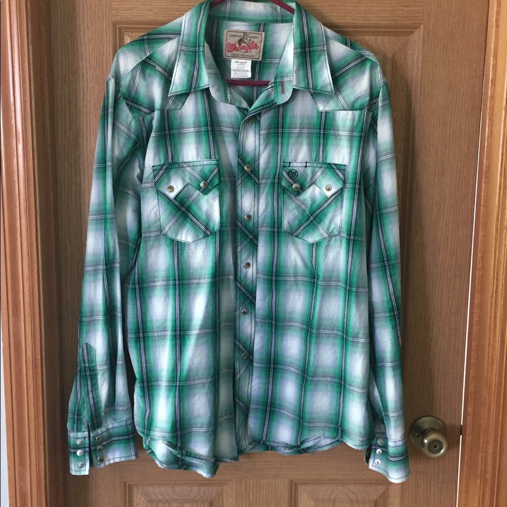 Men’s Wrangler shirt